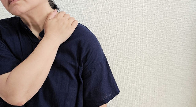 四十肩・五十肩で腕が上がらなくなってしまった方へ